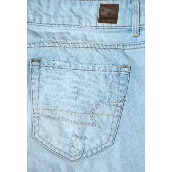 American Eagle Jeans Womens Size 16 Thrashed Ripped Destroyed Light Blue Denim - Picture 10 of 13